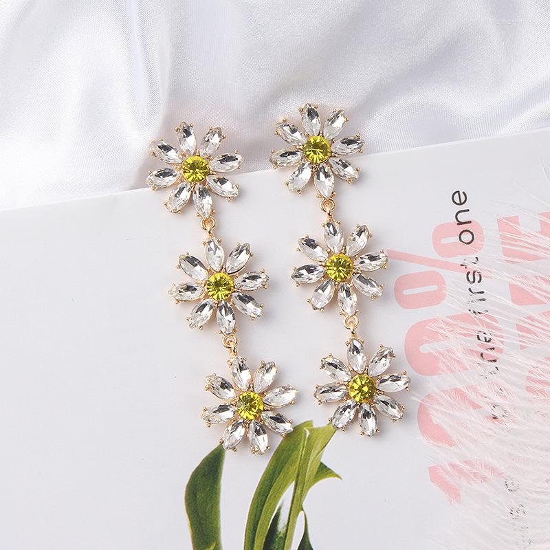 

Dangle Earrings 2022 Dominated Korean Elegant Yellow Fine Crystal Flower Drop Women Sweet Long Fashion Party Shiny Jewelry