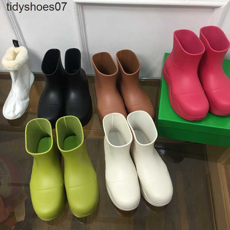 

Female designers fashionable paris rain boots wear big head short boots thick bottom waterproof candy color large size rain boots, Black