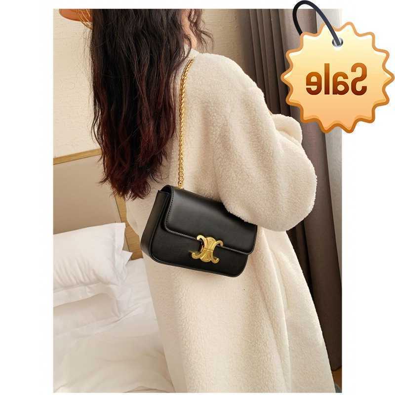 Designer bags Arc De Triomphe Chain Women's 2022 Spring and Summer Tofu Versatile One Shoulder Msenger Bag High Sense Old Flower Small Squar