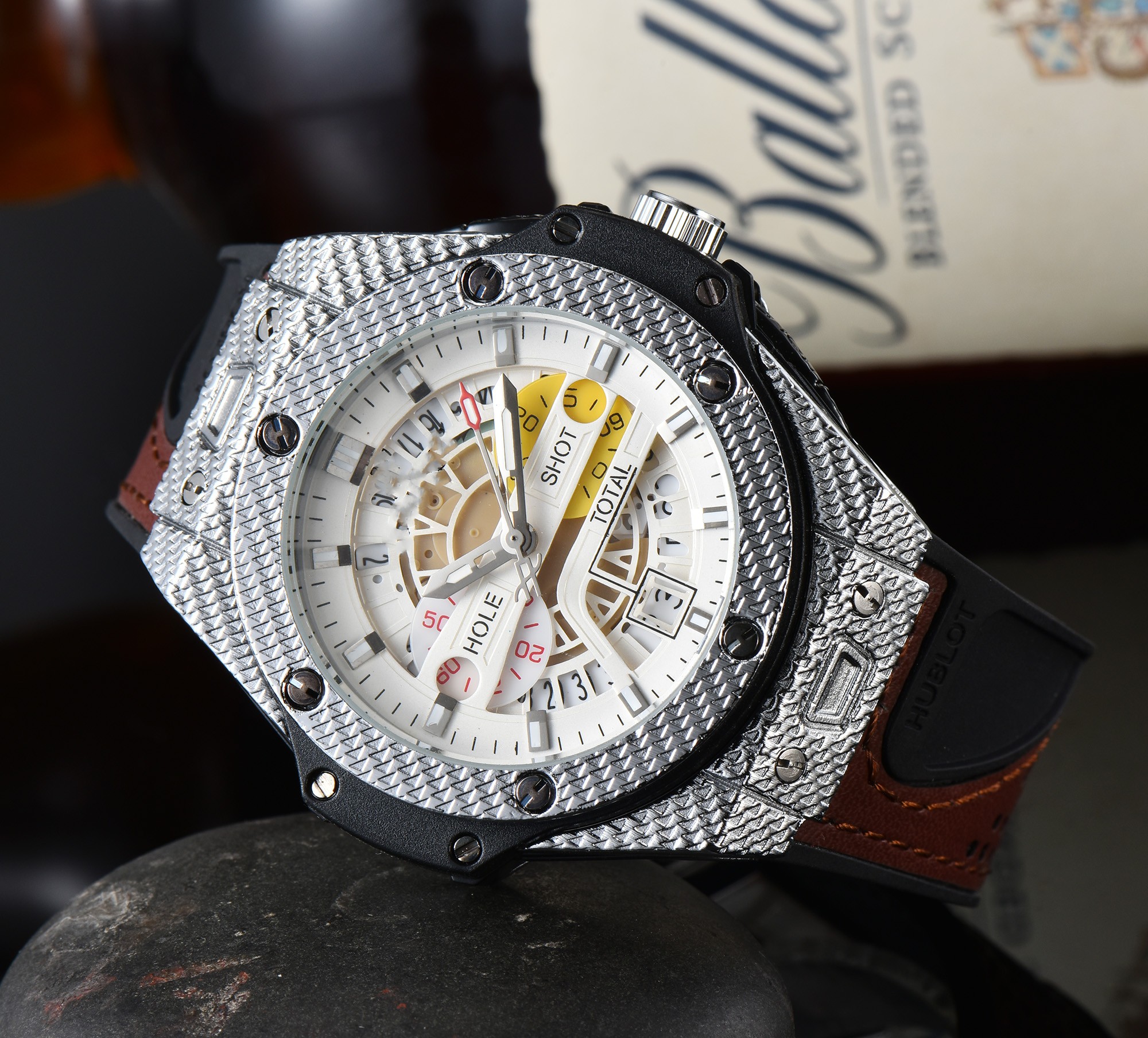 

Men's luxury quartz versatile waterproof fashion watch2022