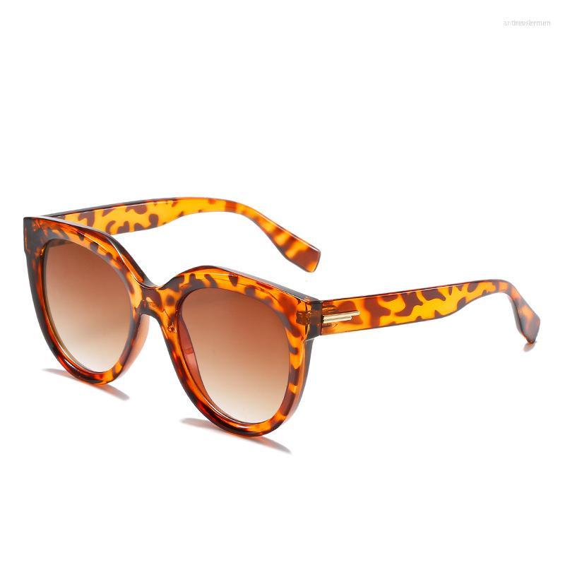 

Sunglasses Trendy Leopard Rivet Round Oversized Women 2022 Gradient Eyewear Shade Retro 90s Square Decor Acrylic Men Sun Glasses