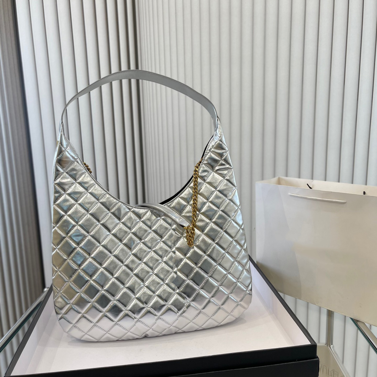 

Fashion Bags Designer Lattice Pattern Underarm Bag Brand Women Shoulderbag Brilliant metallic color Female Tote-Bag Luxury Thick European and American style Bags, Black