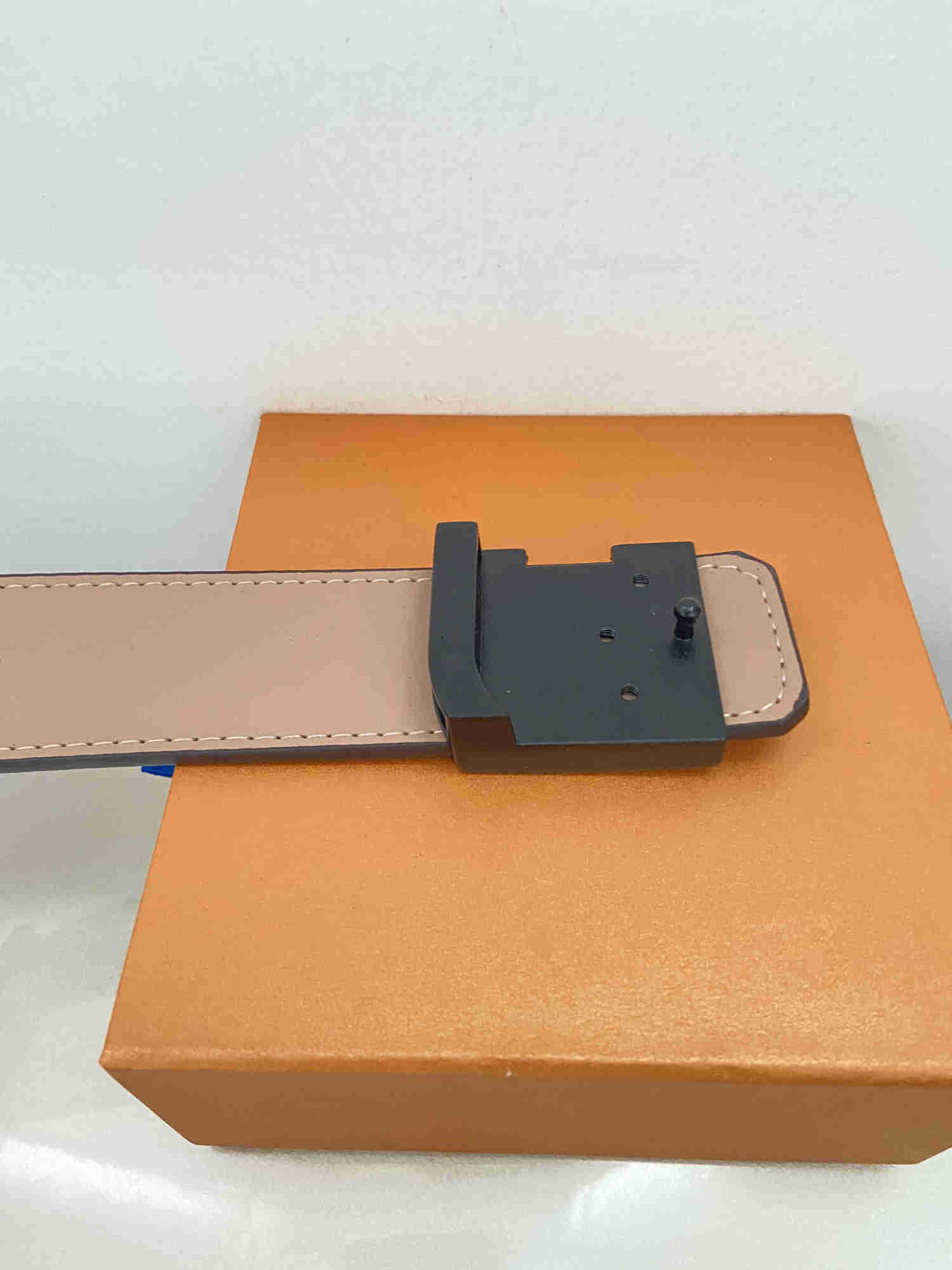 

Men Designers Belts Classic fashion luxury casual letter L smooth buckle womens mens leather belt width 3.8cm with orange box 0001, White