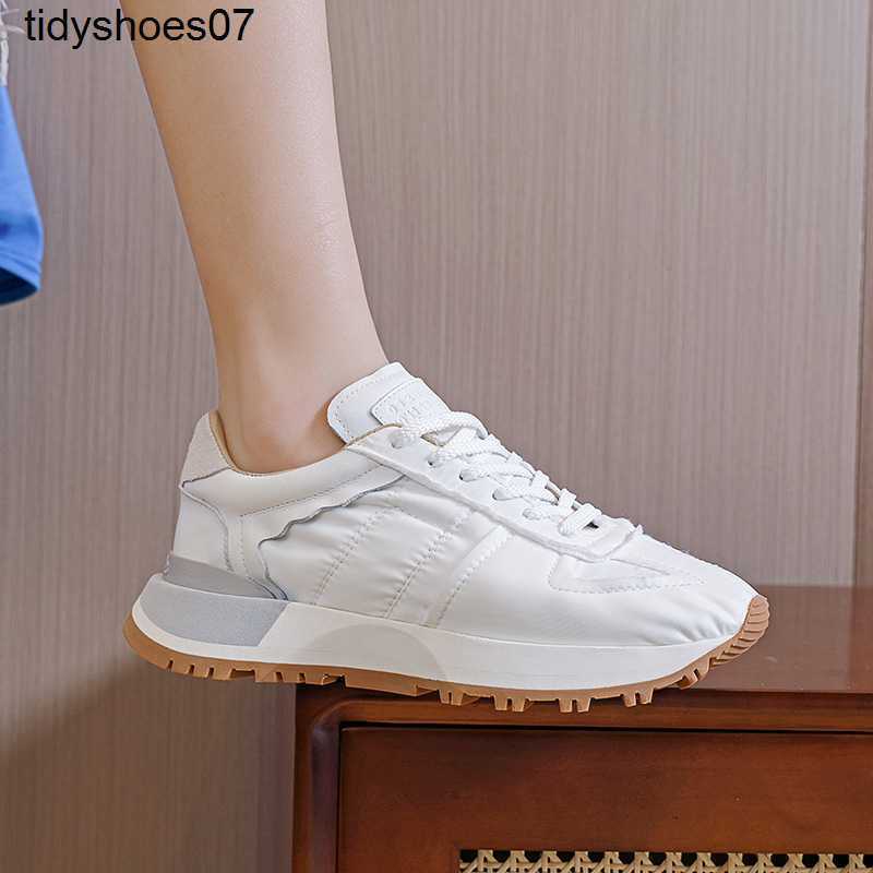

German training shoes Margiela Casual women's casual sports lovers' waffle Forrest Gump small white shoes with thick soles, Black