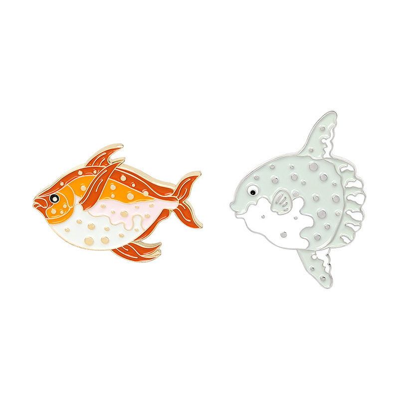 

Cartoon Animal Brooches for Women Cute Red Fish Enamel Paint Lapel Pins Small Fish Badges Gift Good friends Pin