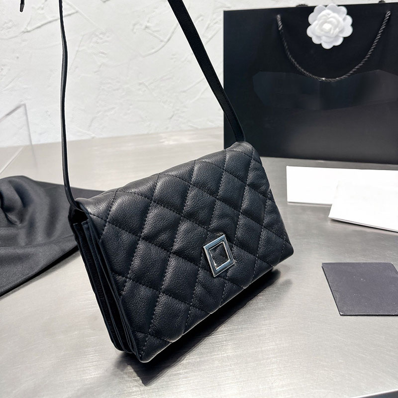 

Luxury Women Simple Designer Crossbody Bag Calfskin Leather Quilted Large Capacity Classic Flap Shoulder Bag Handbags Fashion Wallet Suitcase Birkin Sacoche 23CM, Black