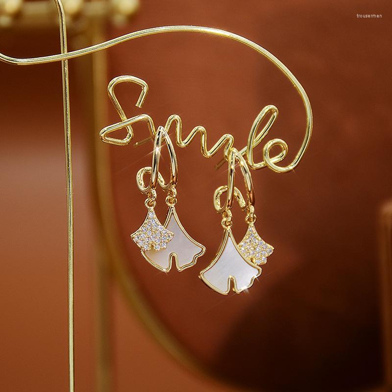 

Hoop Earrings & Huggie Ins Elegant Ginkgo Leaves Simple Personalized Temperament Bling Zircon Ear Studs For Women Romantic JewelryHoop