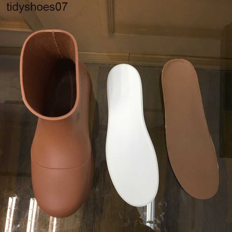 

paris high quality family wear big head short boots with thick soles waterproof candy color large It sells well in the United States, Black