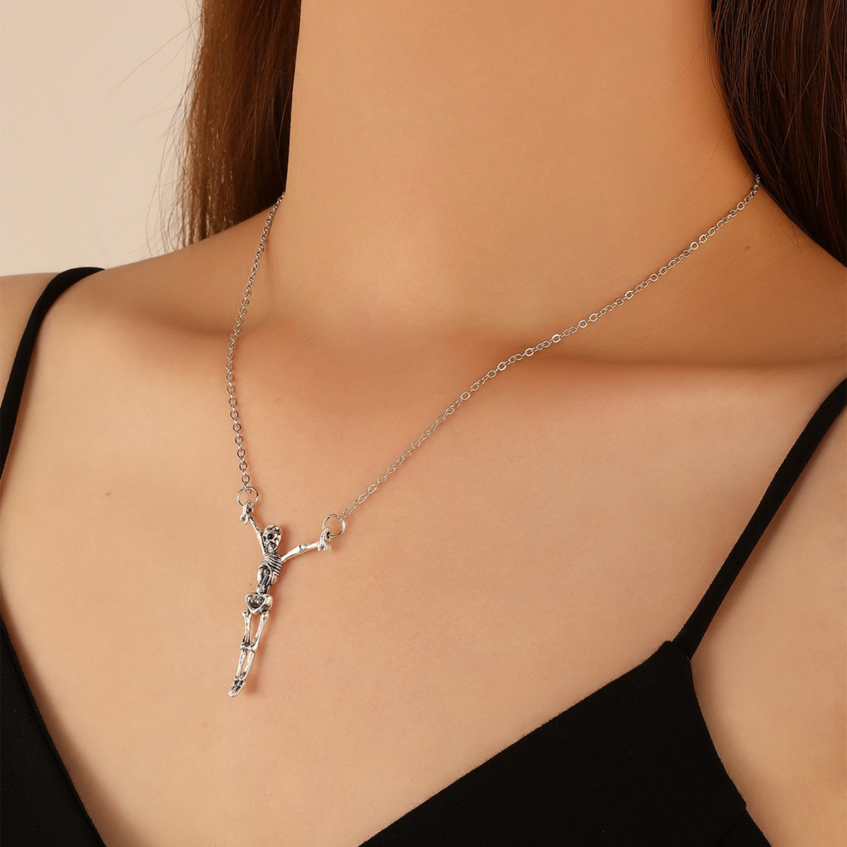 

Vintage Halloween Party Jewelry Skull Pendant Necklace Gothic Chain Necklaces for Men and Women Gifts