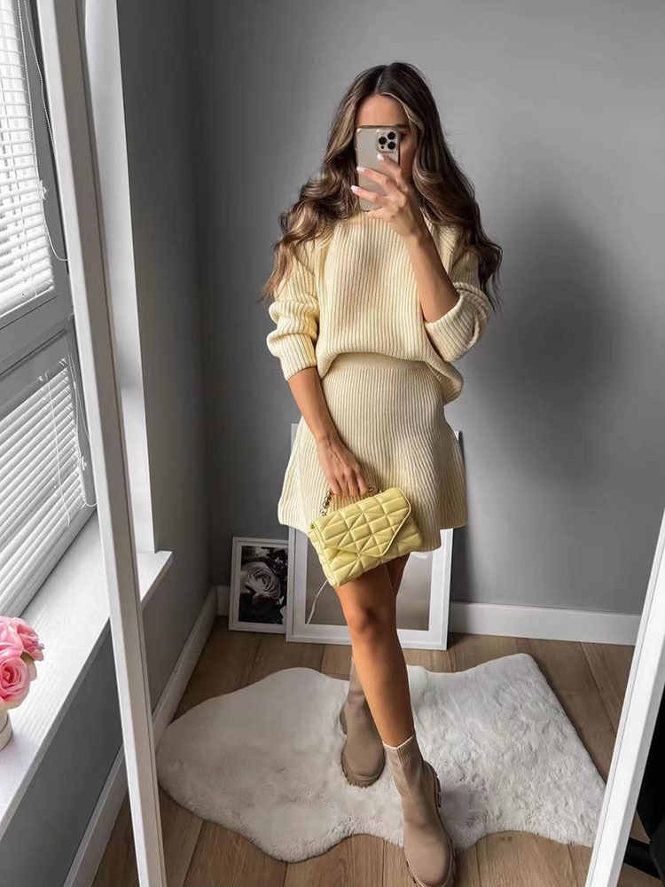 

Two Piece Dress PUWD Women White Fashion High Neck Loose Knit Sweater And Elastic Waist Ruffled Hem Mini Skirt Female Sets 221010, Cream-coloured