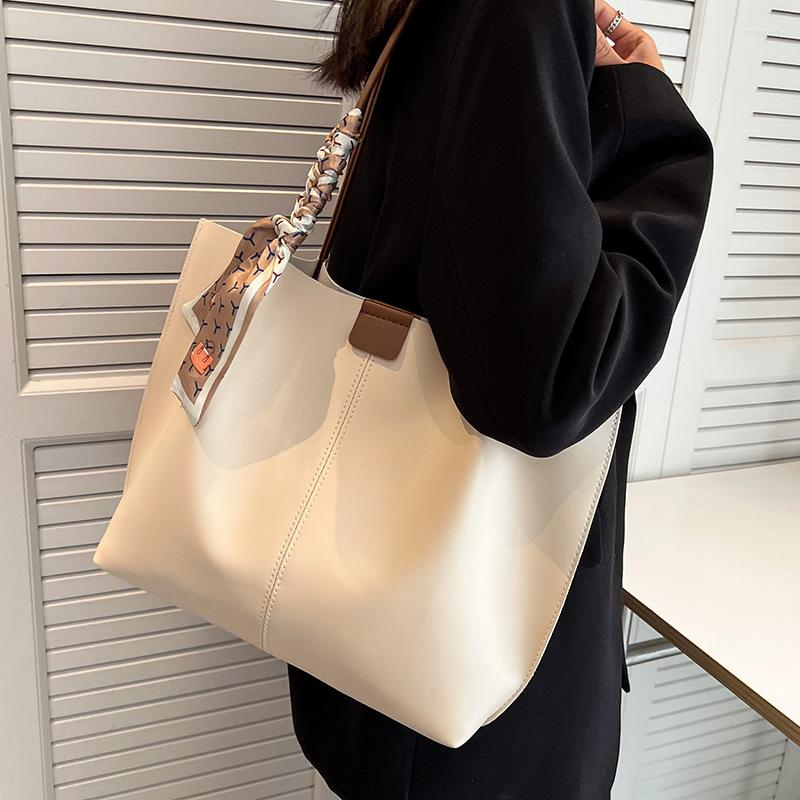 

Evening Bags Simple Handbag Women's Large Capacity 2022 Fashion All-match Summer Shoulder Bag Texture Casual Class Commuter Tote, Black