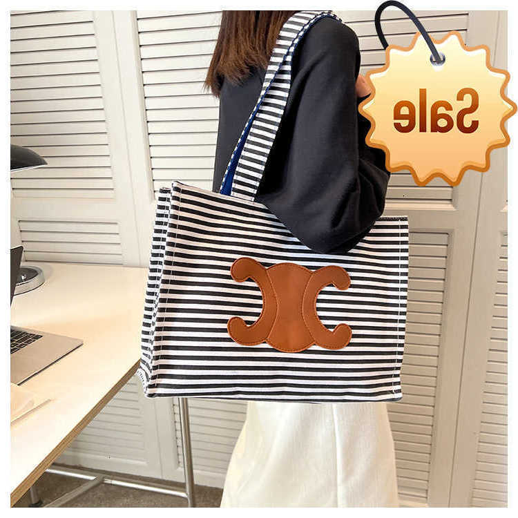 Designer bags 2022 New Fashion Summer Arc De Triomphe Armpit Zebra Stripe Large Capacity Tote Bag Commuter Portable Shopping Women's Factory
