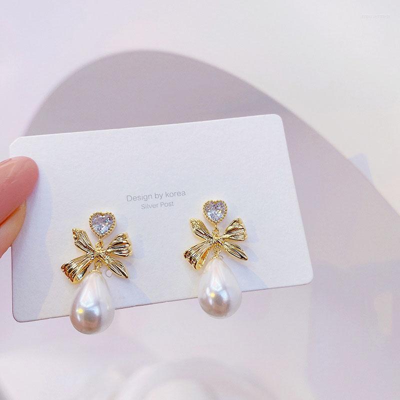 

Backs Earrings Clip-on & Screw Back Charm Luxury Autumn And Winter Lady Temperament Butterfly Ear Stud Baroque Pearl For Women Romantic