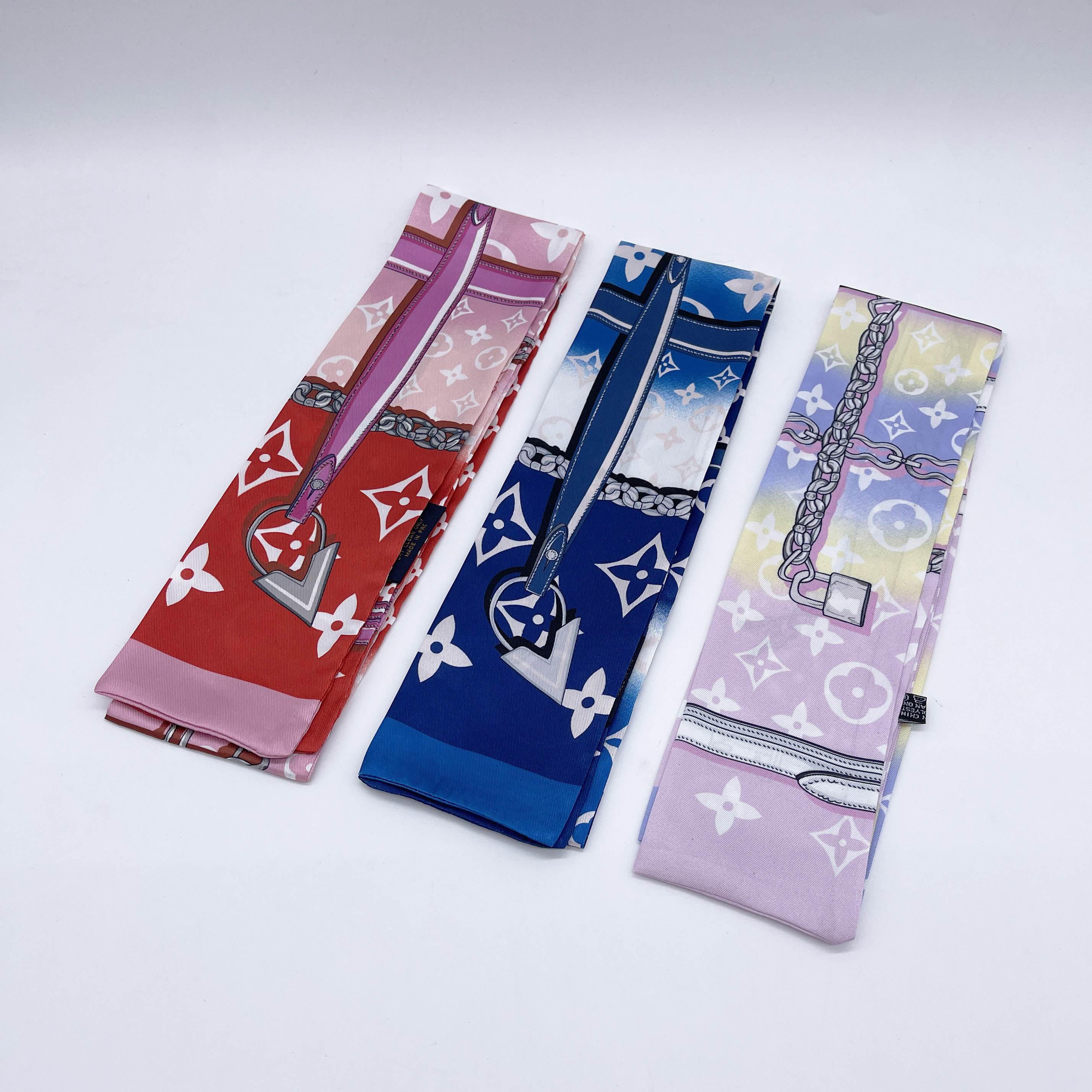 

23ss 22color Luxury Designer Silk Bag Twillies Women Small Twill Silks Scarf Horse Print Headdress Handle Bags Ribbon Long Scarves