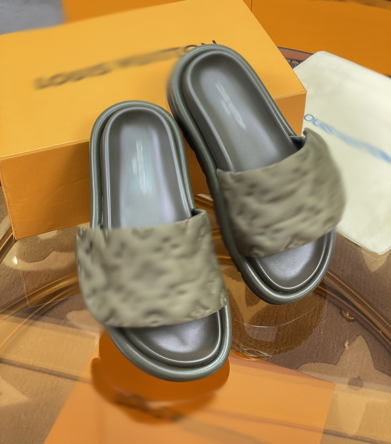 

Summer beach fashion womens lazy low heeled slippers leather letter cartoon metal canvas large 35-40 -068, Picture color