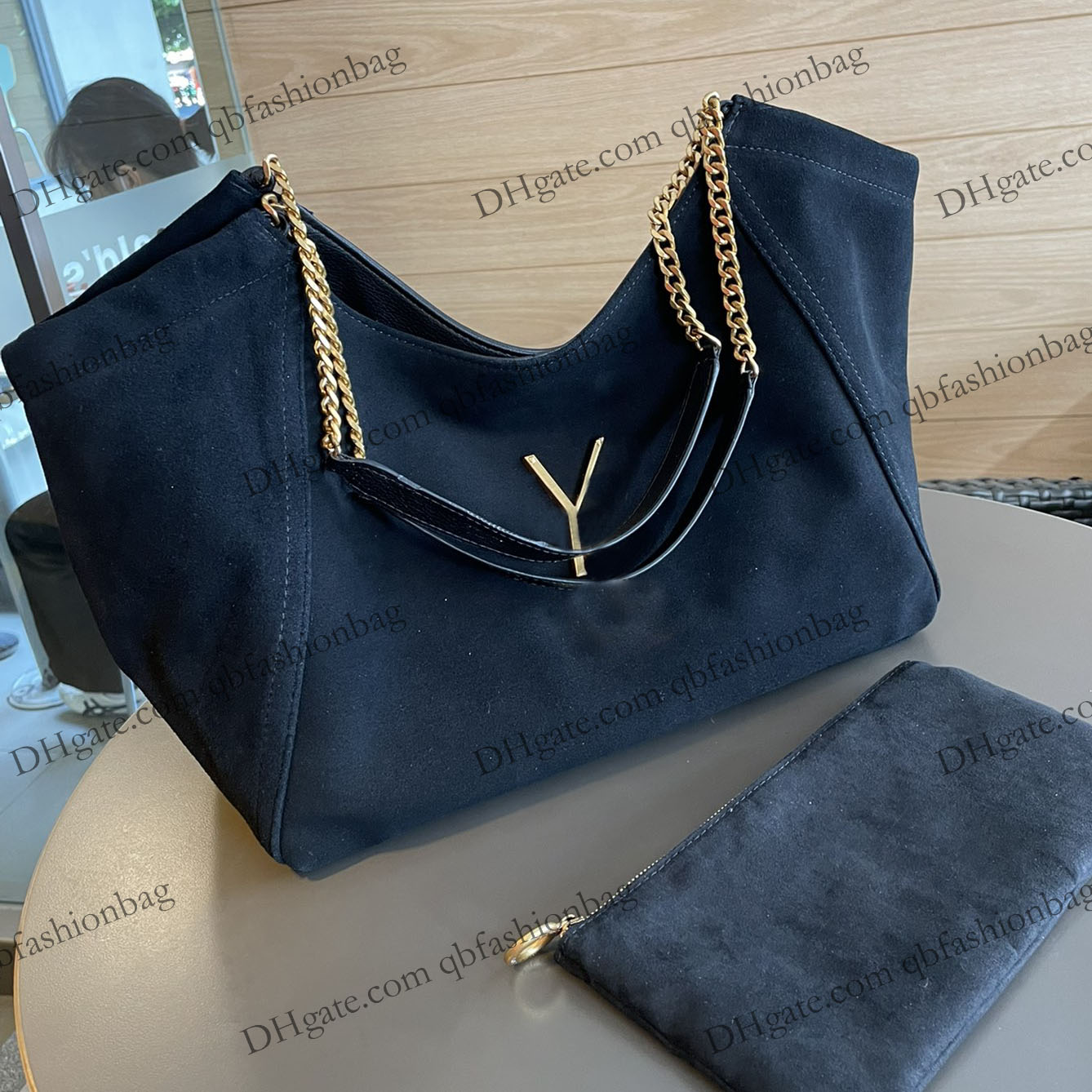 

Women Nubuck Rubber Shopping Bags Black Brown Designer Calfskin Large Capacity Shoulder Saoche With Pouch Purse Suitcase Classic Gold Hardware Trend Maxi Handbags
