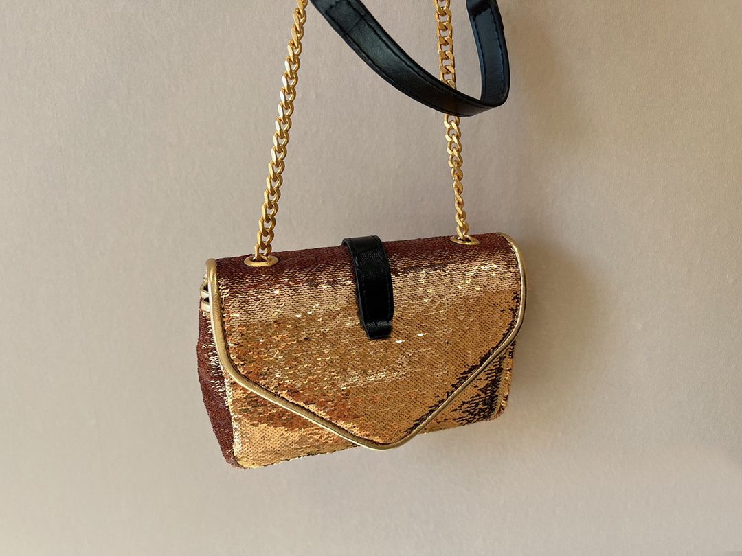 

TZ Designer Gold Sequins Mini Small Square Bag Ladies Luxury Party Clutch Dinner Bags Gold Metal Chain One Shoulder Crossbody Bag bling bling flip cover Handbag 17CM