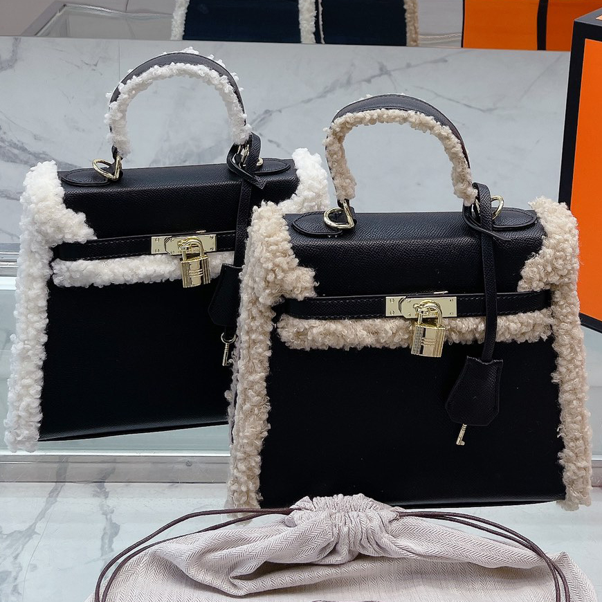 

winter kellyes Totes bag Lock Crossbody plush Luxury Designer Brand Fashion Shoulder Bags Handbags Women Letter Purse Phone bag Metallic, No bags