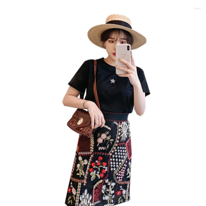 

Work Dresses 2022 Lowest Two Piece Set Women Short Sleeve Black T-shirt Embroidery Flowers Skirt 2pcs Sets Vintage High Waist