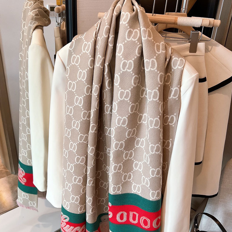 

Women Shield Cashmere Scarf Designer Royal Hall Grade Silk Cashmere Material Men Fashion classic logo Scarfs Shawl