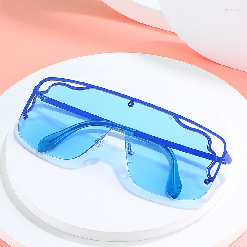 

Sunglasses One-piece Lens Flat Top Retro Big Frame Female Fashion Box Reflective Male UV400 Casual Wild Glasses