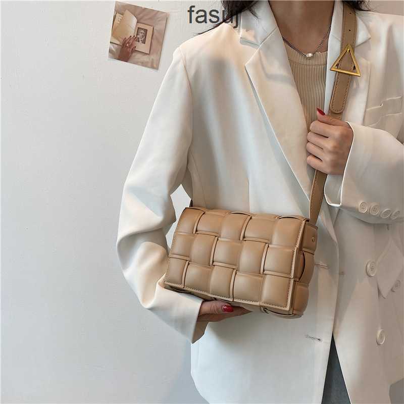 

Fashion Ladies Bottess bags Venetas 2022 summer new women's woven trend simple foreign style, Sky blue