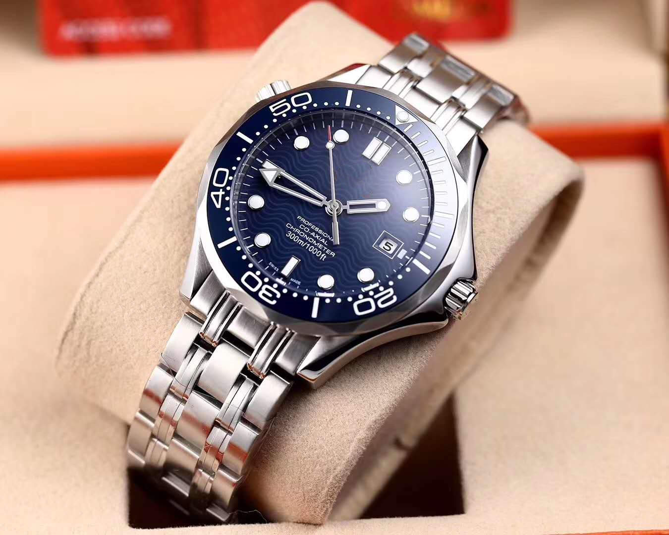 

Automatic mechanical watch designer luxury brand stainless steel 300M men's mechanical watches series. 40mm dial with ceramic rotating ring. Japan 8215 Movement.