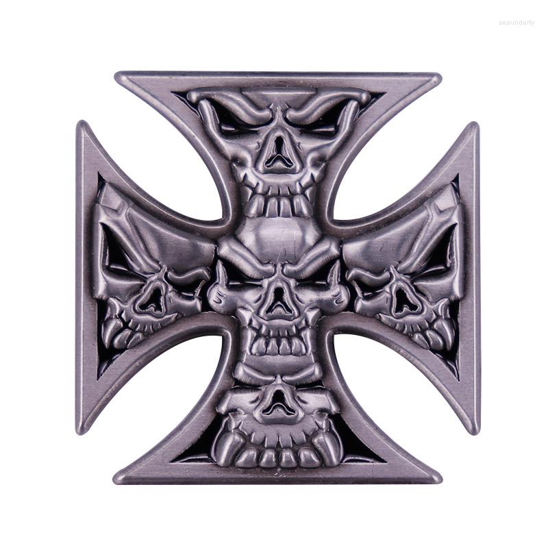 

Brooches Metal Iron Cross Skull Biker EVIL 5-SKULLS Brooch Pin Jacket Lapel Pins Badges Exquisite Jewelry Accessories