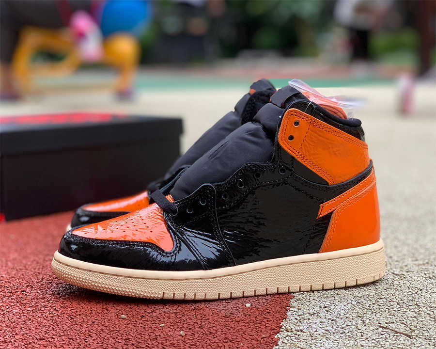 

Basketball Shoes Outdoor Sneakers With Original Box Jumpman 1 High Og Shattered Backboard 3.0 Mens jumpman1shoes, Black orange