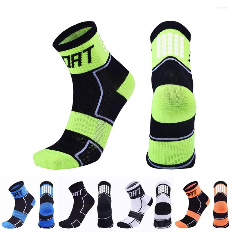 

Sports Socks Reflective Night Cycling Running Men Women Outdoor Sport Jogging Basketball Football Bicycle Breathable Compression, Black