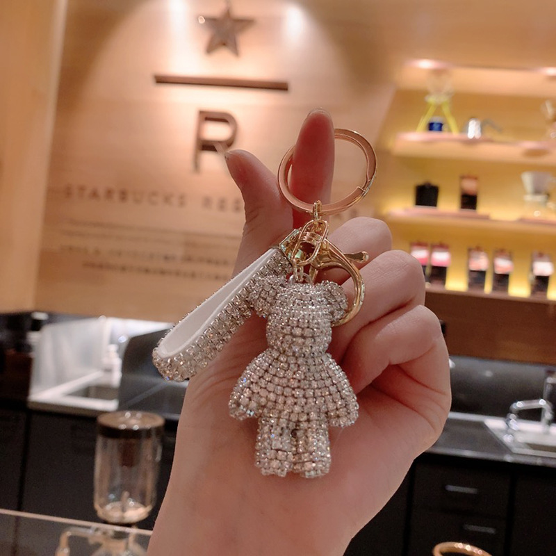 

Keychains 5.5cm Creative net red diamond bear keyring lovely lady delicate car pendant bag hanging ornaments fashion accessories 3D key chain