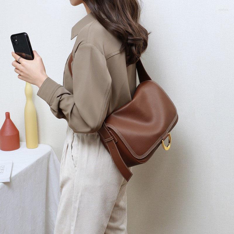 

Evening Bags Women's Fashion Messenger Large Capacity One-shoulder Underarm Versatile Leather Bag, White