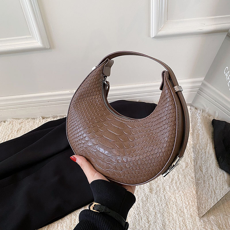 

Crescent retro crocodile print portable bag Europe and America autumn winter new simple dinner single shoulder underarm Tote, White
