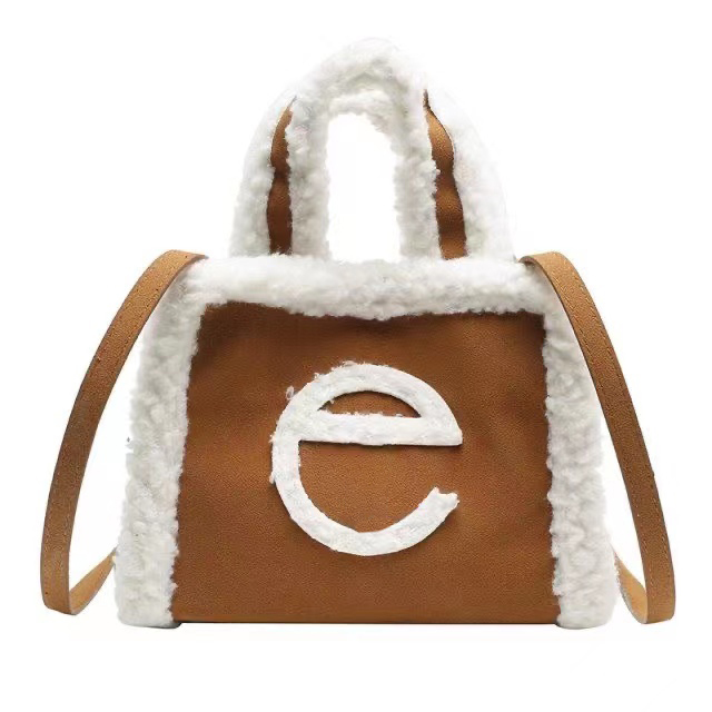 

Latest fashion Womens mens velour large Shopping Bag fluff Luxury Designer handbag 7A quality villus Unisex teddy Shoulder High capacity Crossbody joint name bags, Coffee