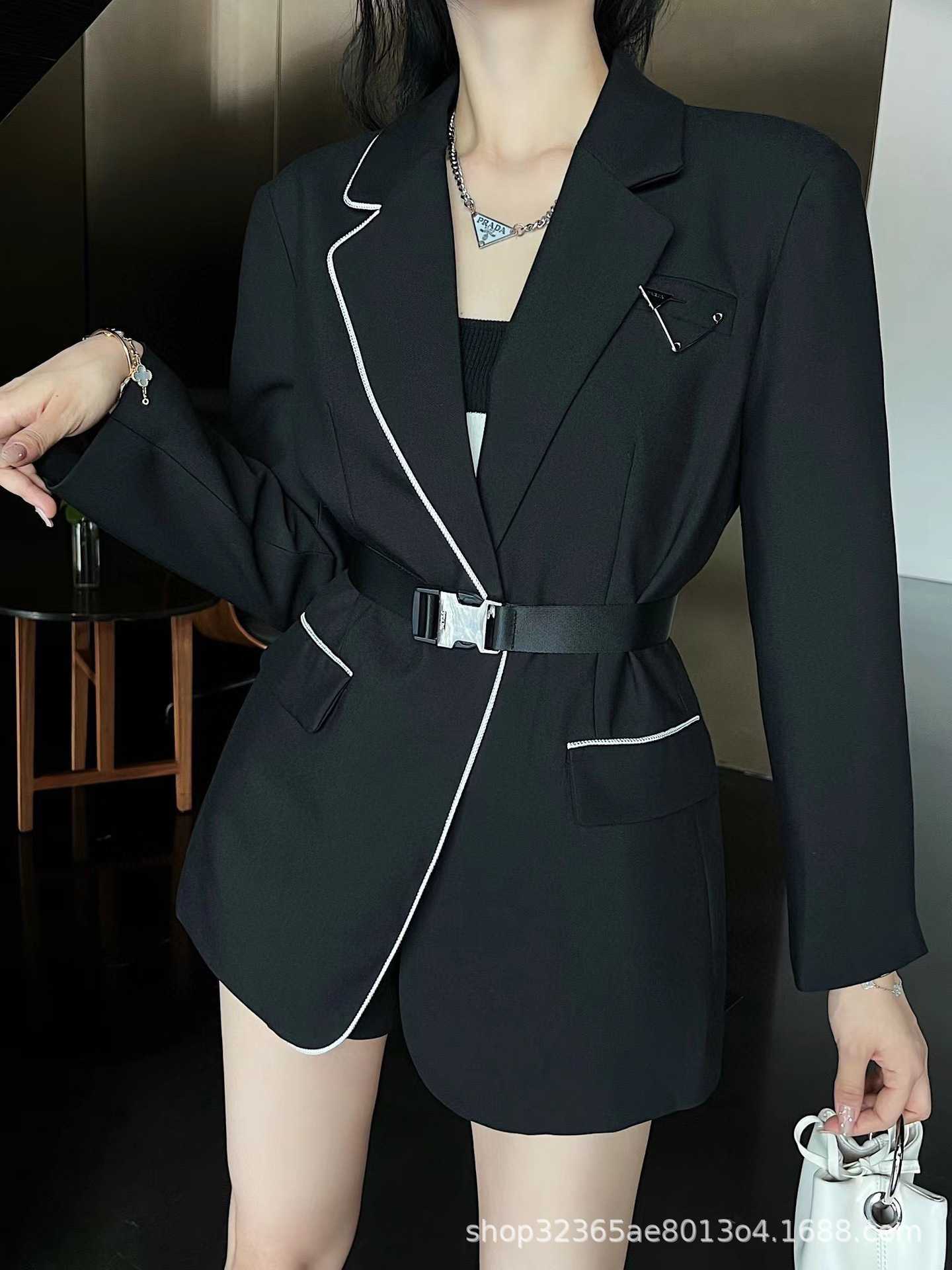 

Women' Suits & Blazers autumn new triangle single collar pocket mouth color contrast base stripe design with belt suit coat, Black