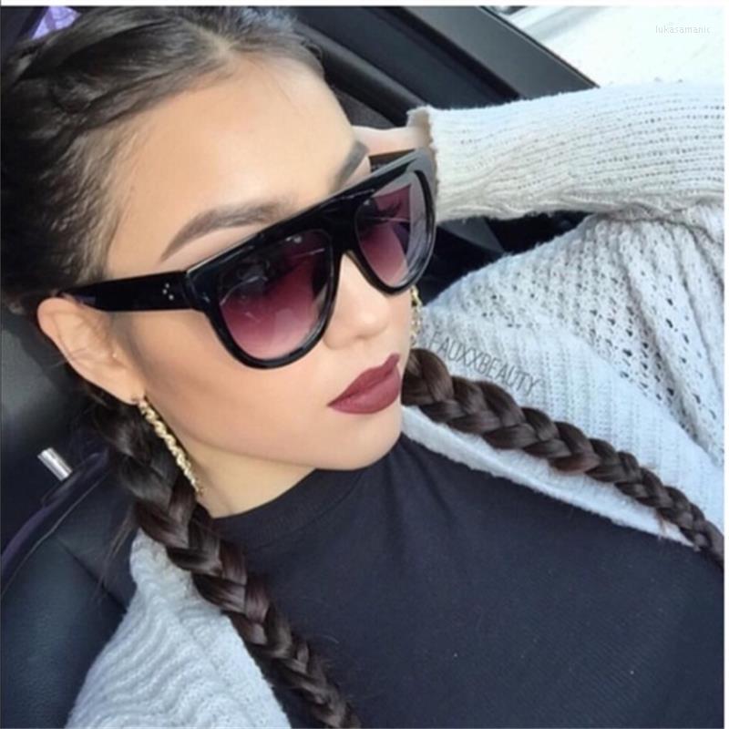 

Sunglasses 2022 Fashion Women Flat Top Style Brand Design Vintage Sun Glasses Female Rivet Shades Big Frame UV400 Mirror