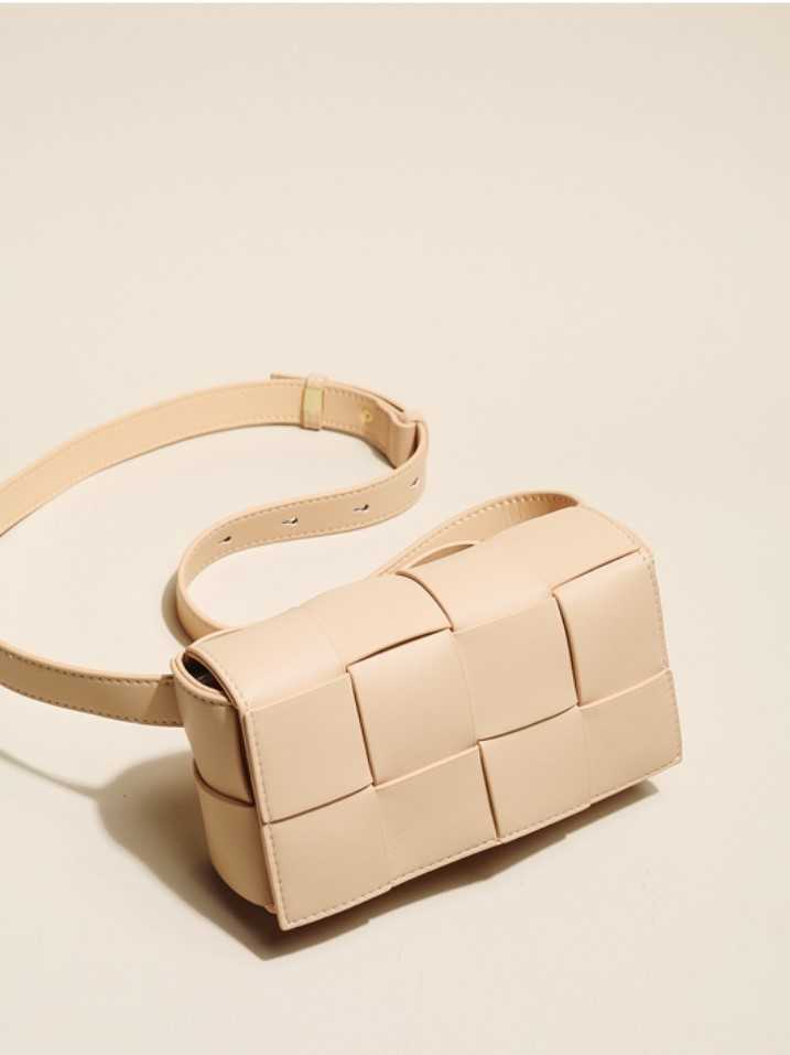 

Handbags Designer Bottess Ladies Venetas Silver Road Factory 2022 New Woven Two layer Leather Waist Small Fashion Diagonal Women's have a logo, Black