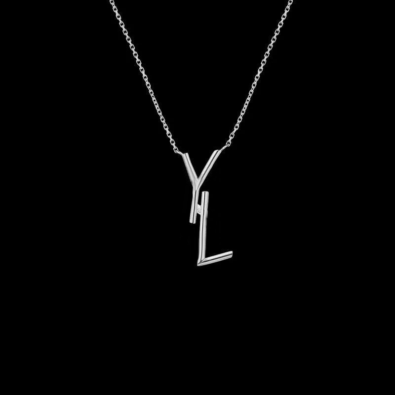 

Fashion Luxury Necklaces Letter Designer Necklaces Golden Sliver Chians Necklace Women Fashion Jewelry Party Gift