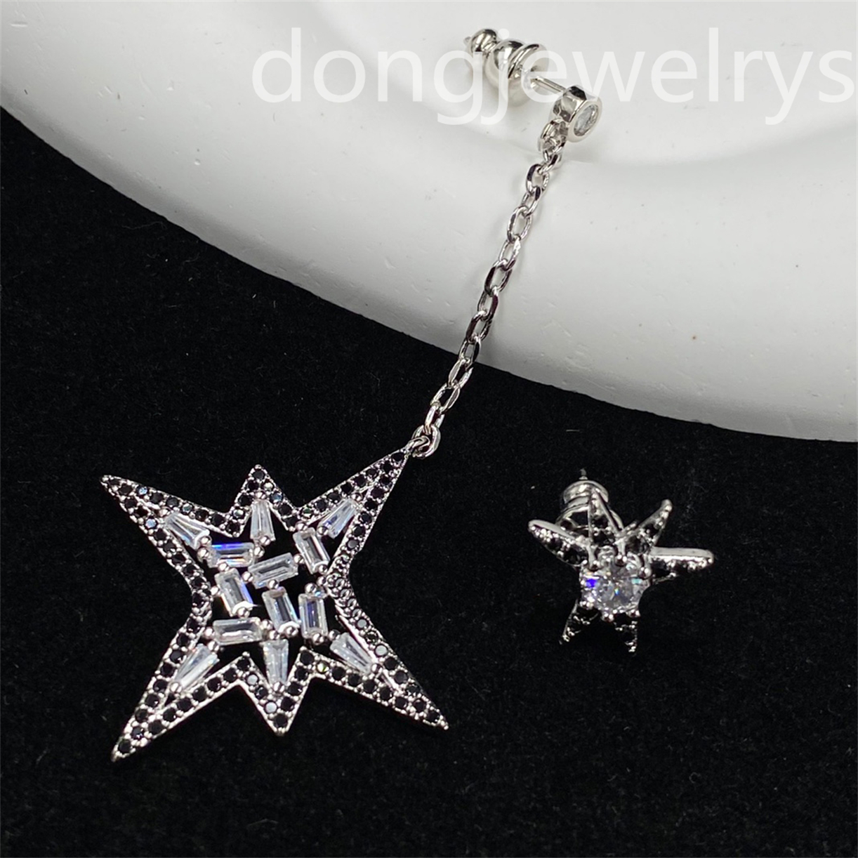 

Designer Earrings Charm Ear Stud Brand Designers Classical Wedding Party Jewerlry Gold Plated Geometry Temperament Earring Dongjewelrys