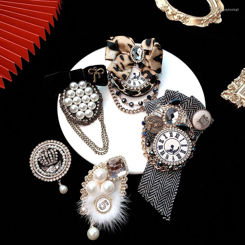 

Brooches Famous Designer Flower Bow Tassel Brooch Pearl Number 5 Pins Broach For Women Vintage Accessories