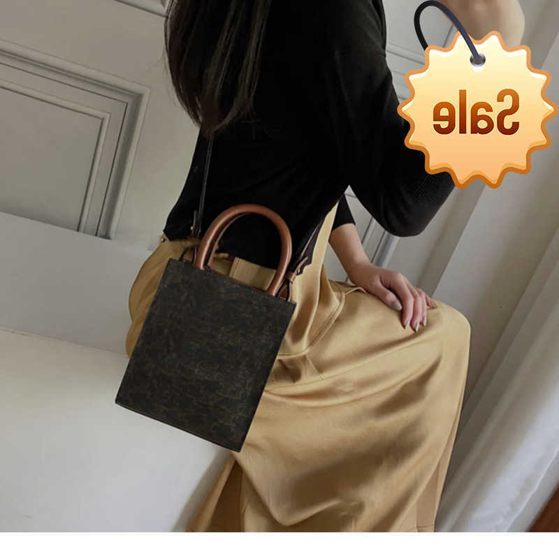 Designer Bags Arc De Triomphe Tanabata Exclusive Small Tot Love Embroidery Mini Portable One Shoulder Msenger Bag Factory Direct Sale