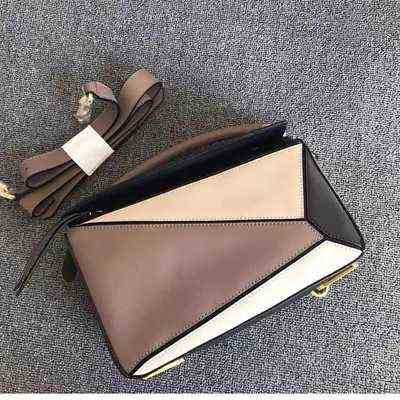 Designer Luxury Women Sac Lowe Handbags Totes Femmes Crossbody Fody Loulous Puzz Handbag Loweitys 5High Quality Cubi Cupi Capacité de mode Sacs p