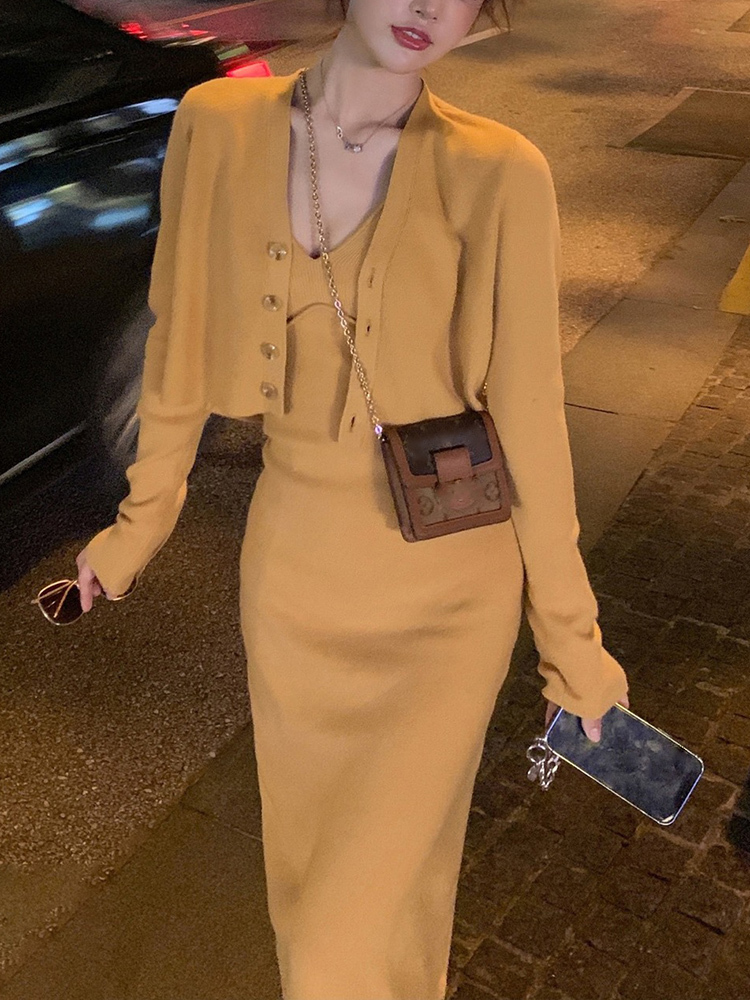 

Two Piece Dress Spring French Style Women's Suit with Long Skirt Set Sweater Top 2 Set Knitted Casual Elegant 221010, Milky white