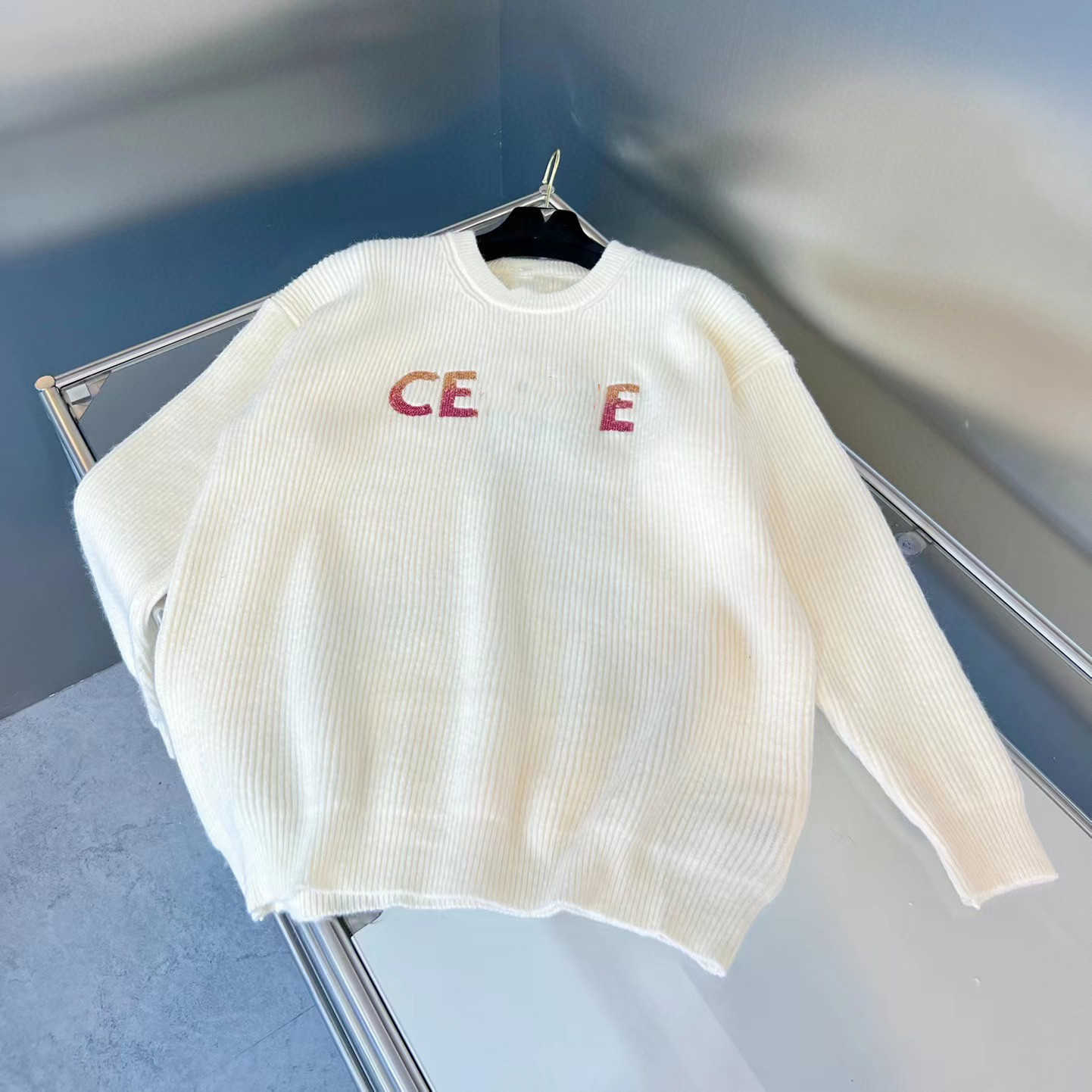 

Women' Blouses & Shirts Autumn and winter new gradient Sequin embroidery rib solid color women' round neck sweater with reduced age, Milky white