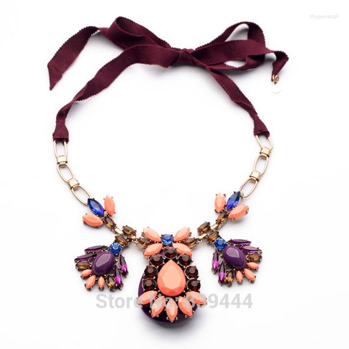 

Choker Design Wholesale Top Quality Jewelry Fashion Elegant Stretch Rope Resin Flower Women Vintage Necklace