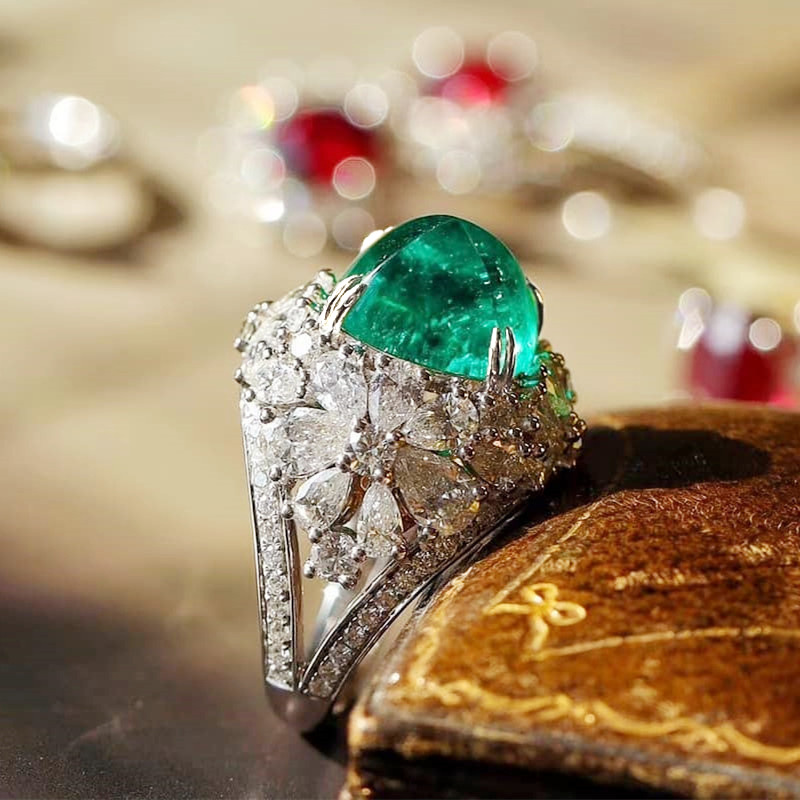 

Green CZ Crystal Rings for Women - Vintage Luxury Jewelry Gift, Ideal for Anniversaries & Parties