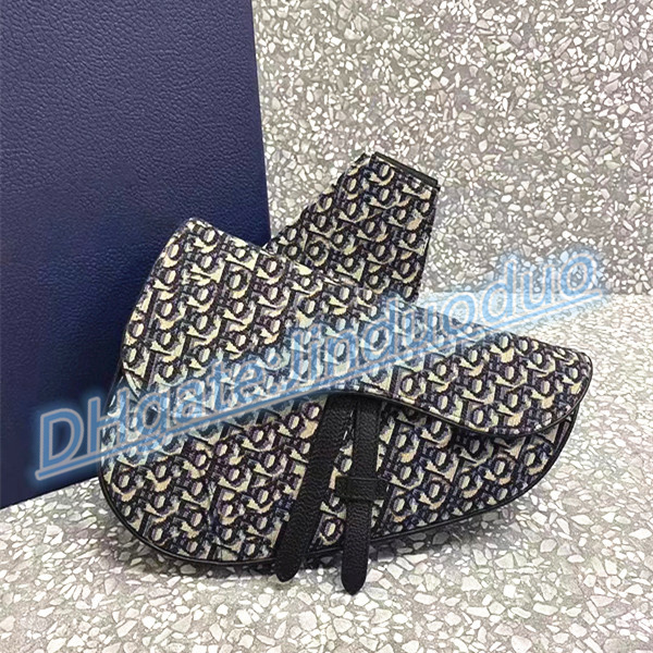 

Embroidery men's saddles chest bags Designer Luxury Womens famous real Leather Purses wallets handbag travel vintage tote crossBody clutch Shoulder pochette Bag, Box