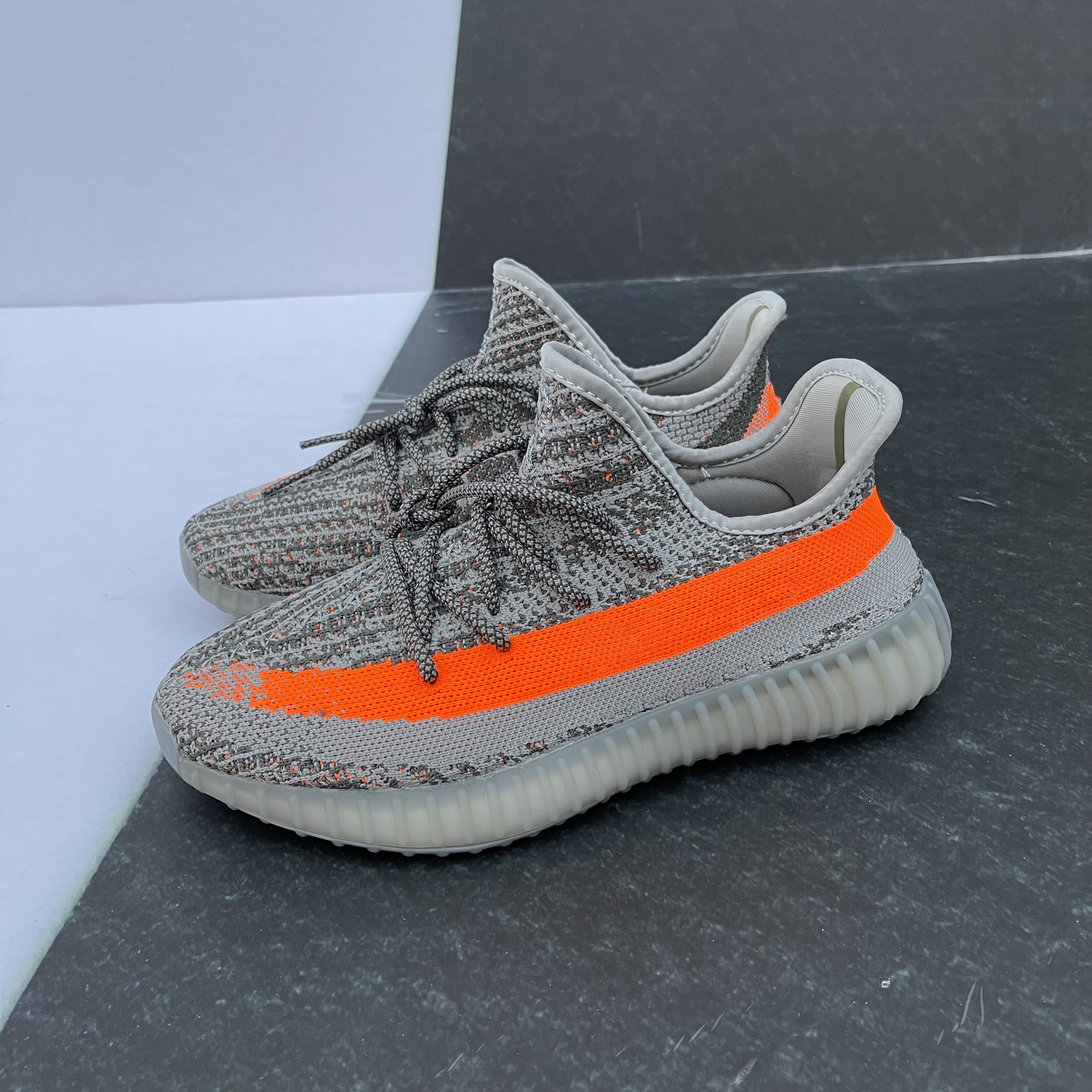 

2022 Men Ladies Running Beluga Reflective Grey Pearl Stone Cinder Carbon Single Smoothie Taupe Linen Black White V2 Sneakers, Box