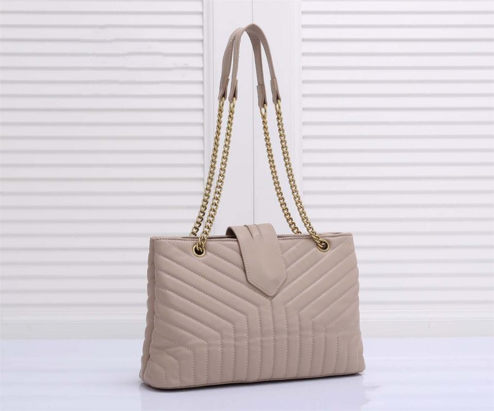 

2022 Small Sachet Women's Diamond Chain One Shoulder Handheld Square Messenger Bag Suitable for All Occasions, Brown