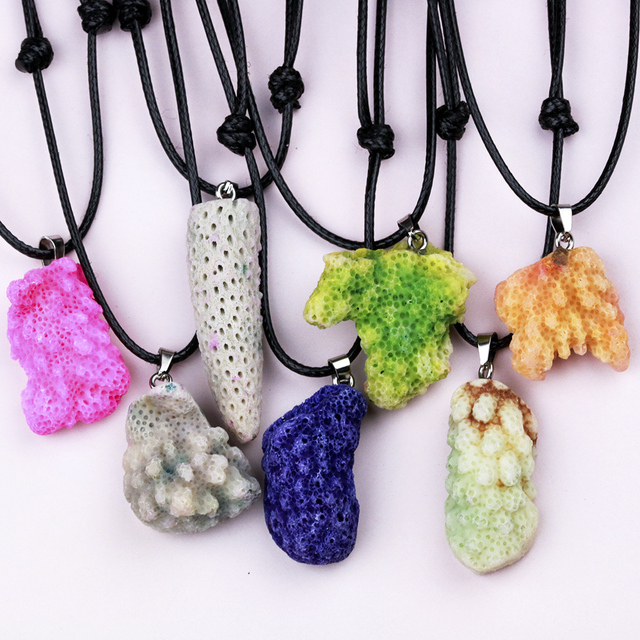 Pendentifs en pierre de corail naturelle, collier avec pendentif en corail de mer coloré irrégulier, chaîne réglable, bijoux cadeau pour hommes e